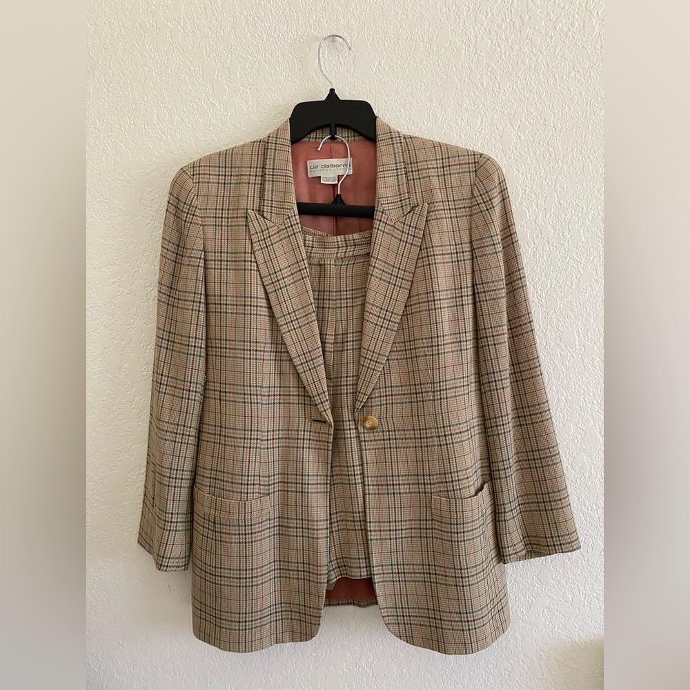 Liz Claiborne blazer and shorts set